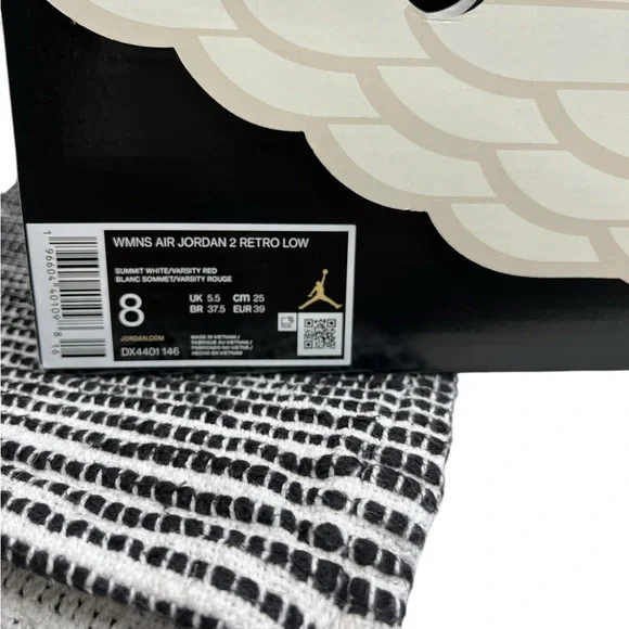 Jordan Women’s White and Blue Sneakers Size 8 - Picture 10 of 10